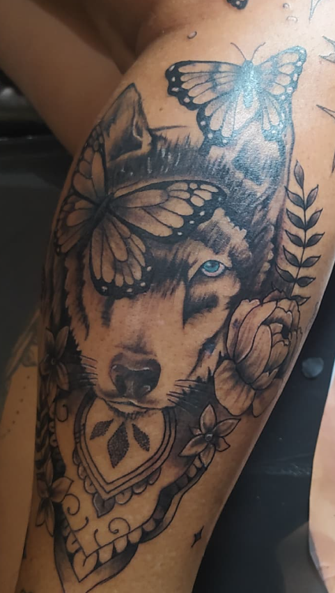 Lobo e borboleta — blackwork